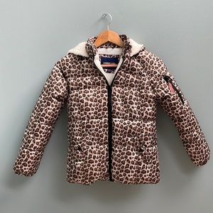 • LEOPARD PRINT PUFFER JACKET •